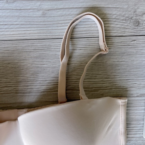 VS PINK wear everywhere push up strapless bra size 34B EUC - Picture 3 of 15